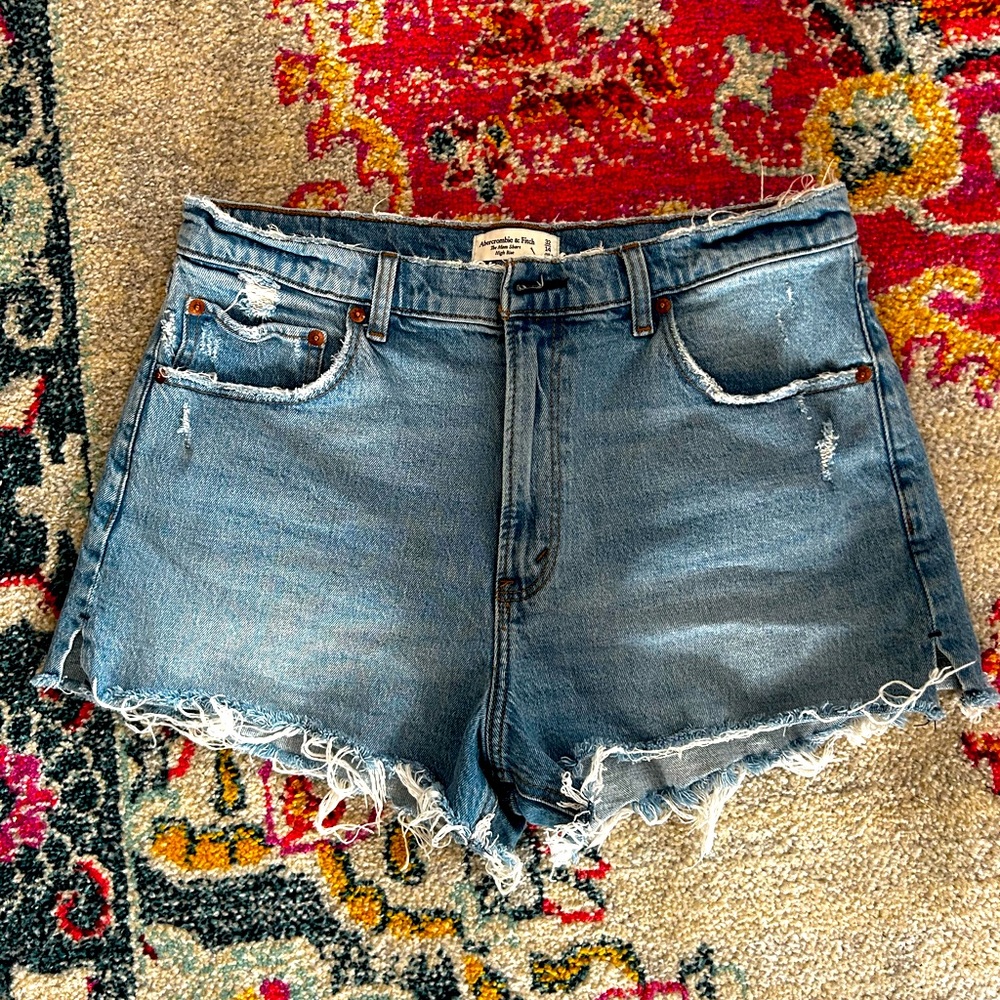 Abercrombie | The Mom Short High Rise